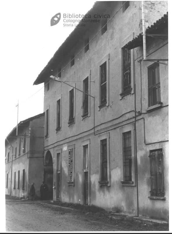 Cascina Cavarossa  facciata settentrionale della residenza nobiliare (1990)