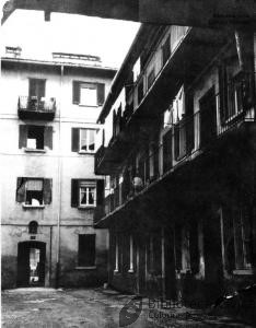 "Curt del Picoss" (i Picozzi)  "curt del Musca" (i Mosca) in Corso Roma, 1970-1980
