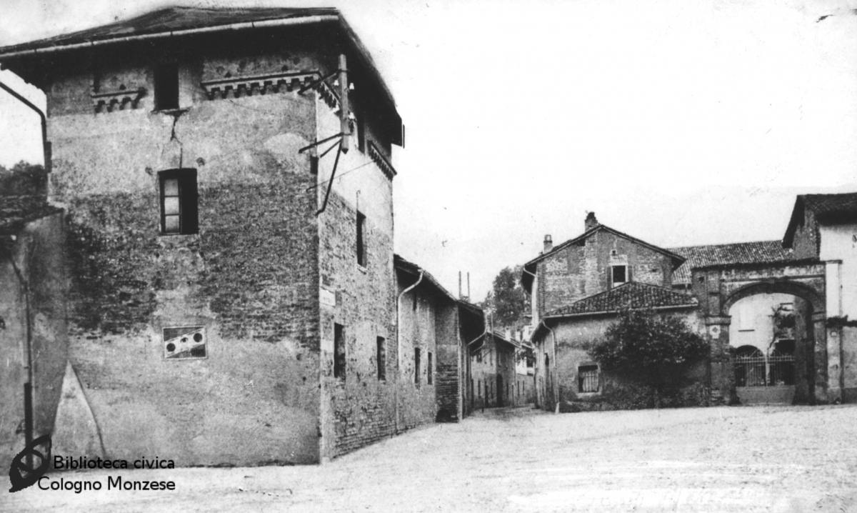 La torretta  della villa Besozzi Casati in piazza Mentana anni '50 '60