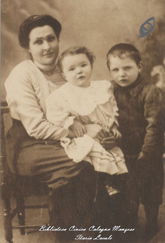 Una mamma con i suoi bambini, 1914